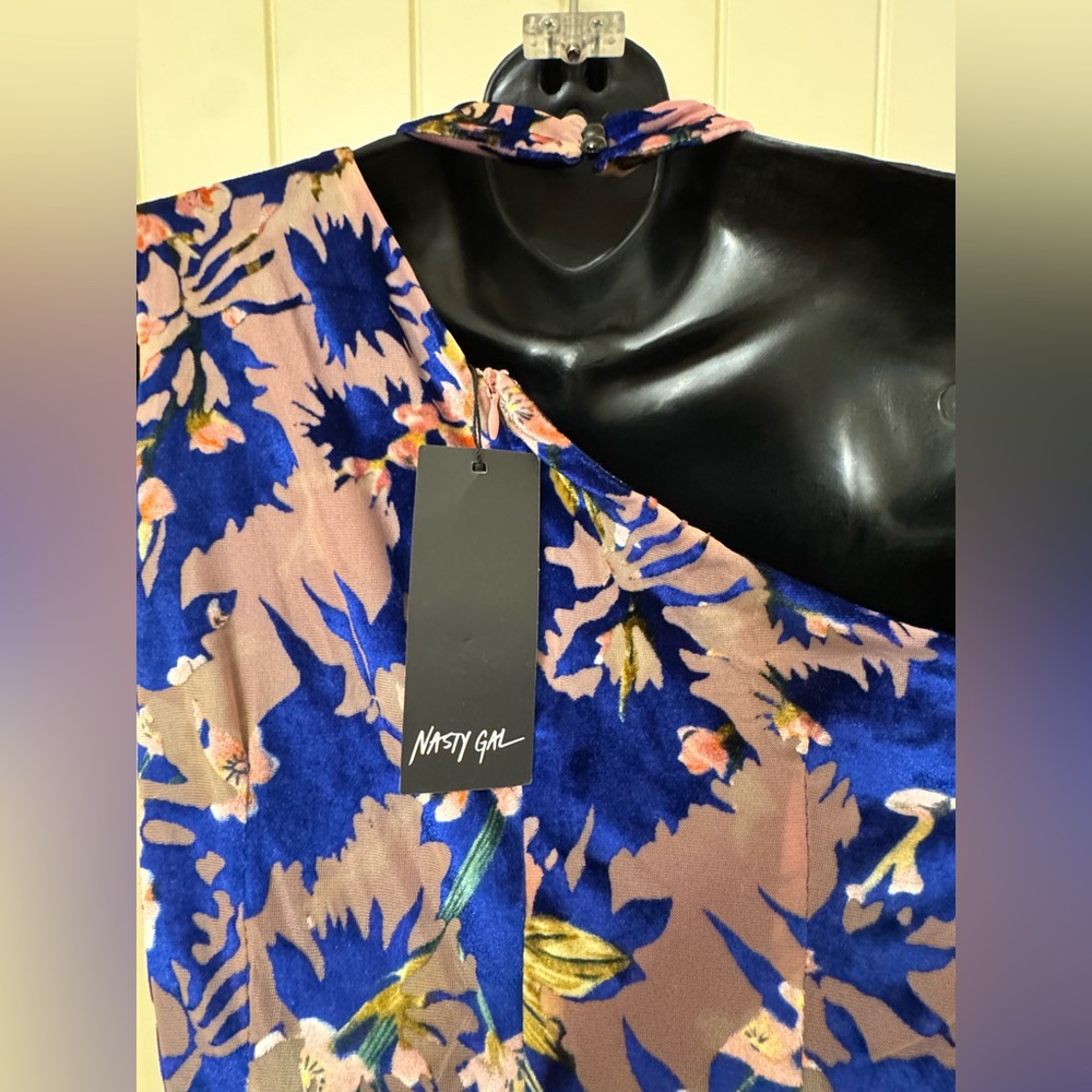 NWT Nasty Gal in your dreams velvet floral Jumpsuit size 02 - Picture 5 of 5